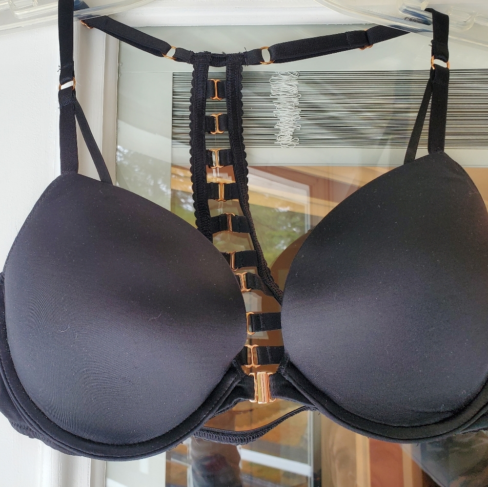 Victoria's Secret very sexy push up, 32D.